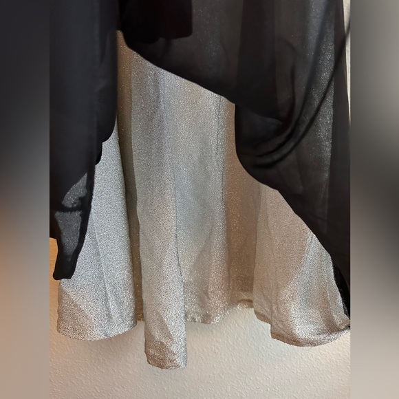 Black and silver sparkling gown - Picture 5 of 5